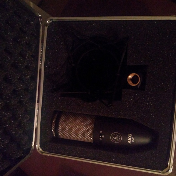Akg P420 Condenser Microphone (New) - Picture 4 of 5
